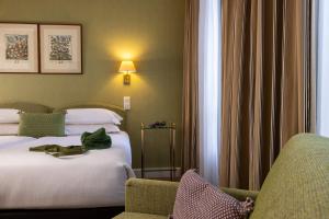 Hotels Le Littre : photos des chambres