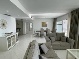 Playa Miraflores - Sea Front Apartment