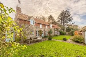 Field Row - Sharrington