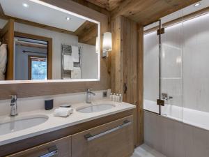 Chalets Chalet Meribel, 7 pieces, 12 personnes - FR-1-566-44 : photos des chambres