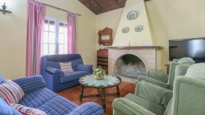 Villa Sara La Puebla de Los Infantes by Ruralidays