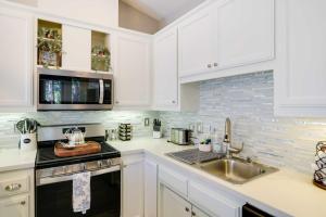 Updated Lake Almanor Retreat w Patio & Grill!