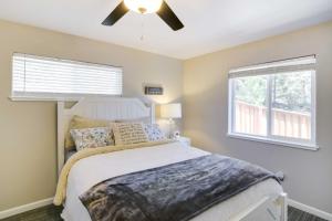 Updated Lake Almanor Retreat w Patio & Grill!