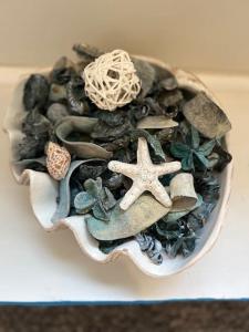 Deluxe Apartment in Southend-On-Sea for contractors, workers by Artisan Stays I Weekly or Monthly Stay Offer I Free Parking I Sleeps 5