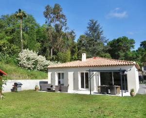 Les Yuccas -Maison neuve avec un jardin à Saint Paul de Vence