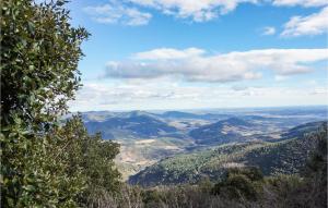 Maisons de vacances Stunning home in Olargues w/ 2 Bedrooms : photos des chambres