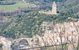 Maisons de vacances Stunning home in Olargues w/ 2 Bedrooms : photos des chambres