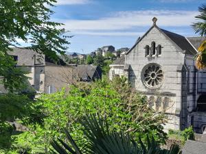 B&B / Chambres d'hotes Chambres d'hotes L'Oustal : Chambre Triple – Vue sur Montagne