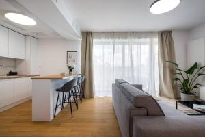 Luxurious Central New Penthouse + Parking