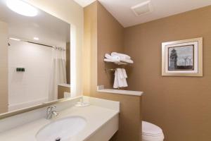 King Room room in Fairfield Inn & Suites by Marriott Buffalo Amherst/University