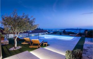 Amazing Home In Kastel Sucurac