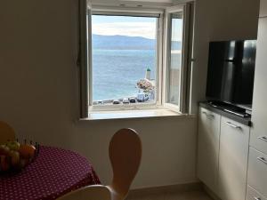 Centrum Bol Apartment - One Minute from the Sea