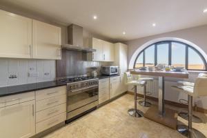 16 The Granary