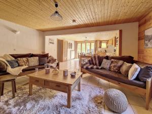 Chalet spacieux aux Granges avec sauna - FR-1-344-738
