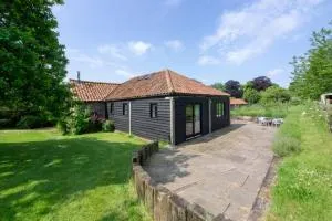 Apple Tree Barn - Saxlingham