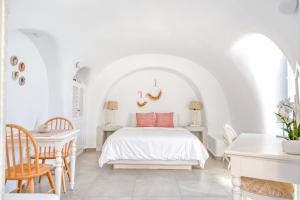 Studio Folia room in Aris Caves