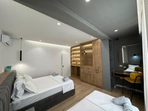 Luxurious seaside apartment