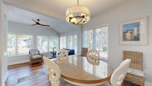 7621 Huntington Villas