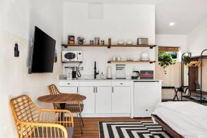 Aawanui Studio Suite.ʻoluʻolu komo