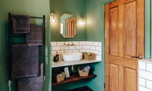 The Retreat Tetbury - NEW listing