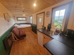 Cwtch Glamping Shepherds Huts