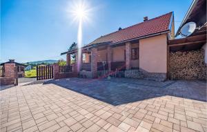 Stunning Home In Bosiljevo With 2 Bedrooms, Wifi And Outdoor Swimming Pool