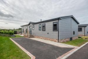 Twelve Burnham Lodge