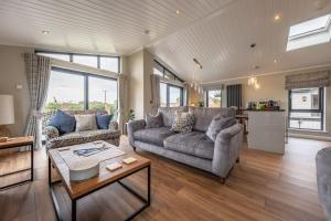 Twelve Burnham Lodge