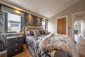 Twelve Burnham Lodge