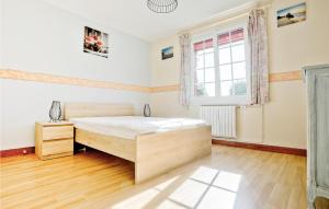 Amazing Home In Anneville Sur Mer