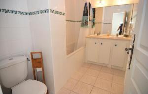 3 Bedroom Nice Home In Aigues-Mortes