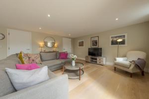 1 Railway Cottages H