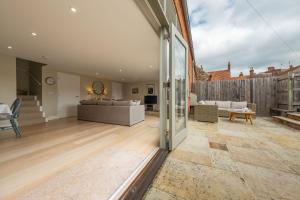 1 Railway Cottages H