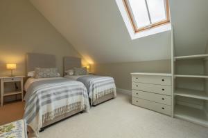 1 Railway Cottages H