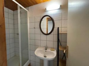 Maisons de vacances Gite Chatel-Montagne, 2 pieces, 2 personnes - FR-1-489-447 : photos des chambres