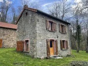 Gîte romantique en pleine nature avec étang privatif et cheminée - FR-1-489-447 - Arfeuilles