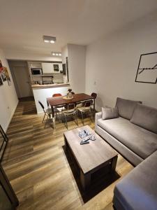 Departamento amoblado con balcón y cochera en la entrada de escobar - 3hvězdičkové hotely ve městě Belén de Escobar