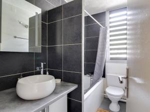 Studio cosy 4 pers. avec loggia, parking et équipement complet, à deux pas du centre de Cauterets - FR-1-401-78