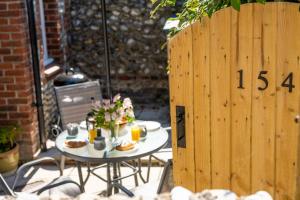 154 Blakeney High Street