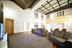 The Theatre Old Town & Balcony