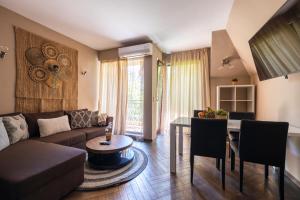 Quiet Maisonette メ Top Spot
