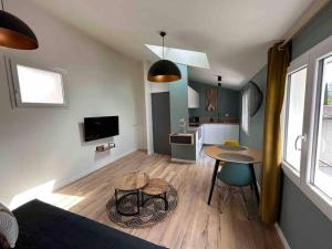 Appartements T2 chic, calme proche Hopital : photos des chambres