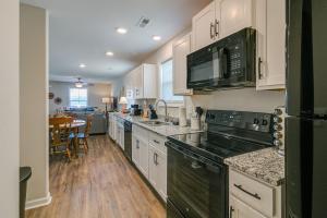 Franklin Haven by Johnathan (1010 Franklin, #A)