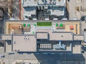 Chic 1BR Kensington unit WParking