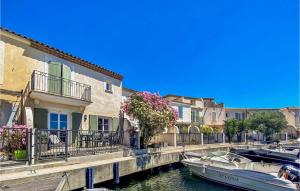 Cozy Home In Aigues-Mortes With Wifi