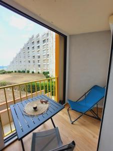 Studio avec loggia vue mer et accès plage, Wifi TV
