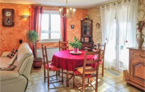 Maisons de vacances Beautiful Home In Meysse With Wifi, 3 Bedrooms And Outdoor Swimming Pool : photos des chambres