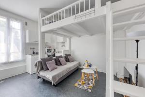 Appartements joli petit studio a 200 m du tramway, proche Paris, d'Orly, Rungis, Belle epine et choisy le roi : photos des chambres