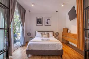 Bright & sweet unit in the heart of Polanco.