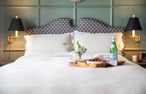 Villa Carlotta - 30 Day Requirement